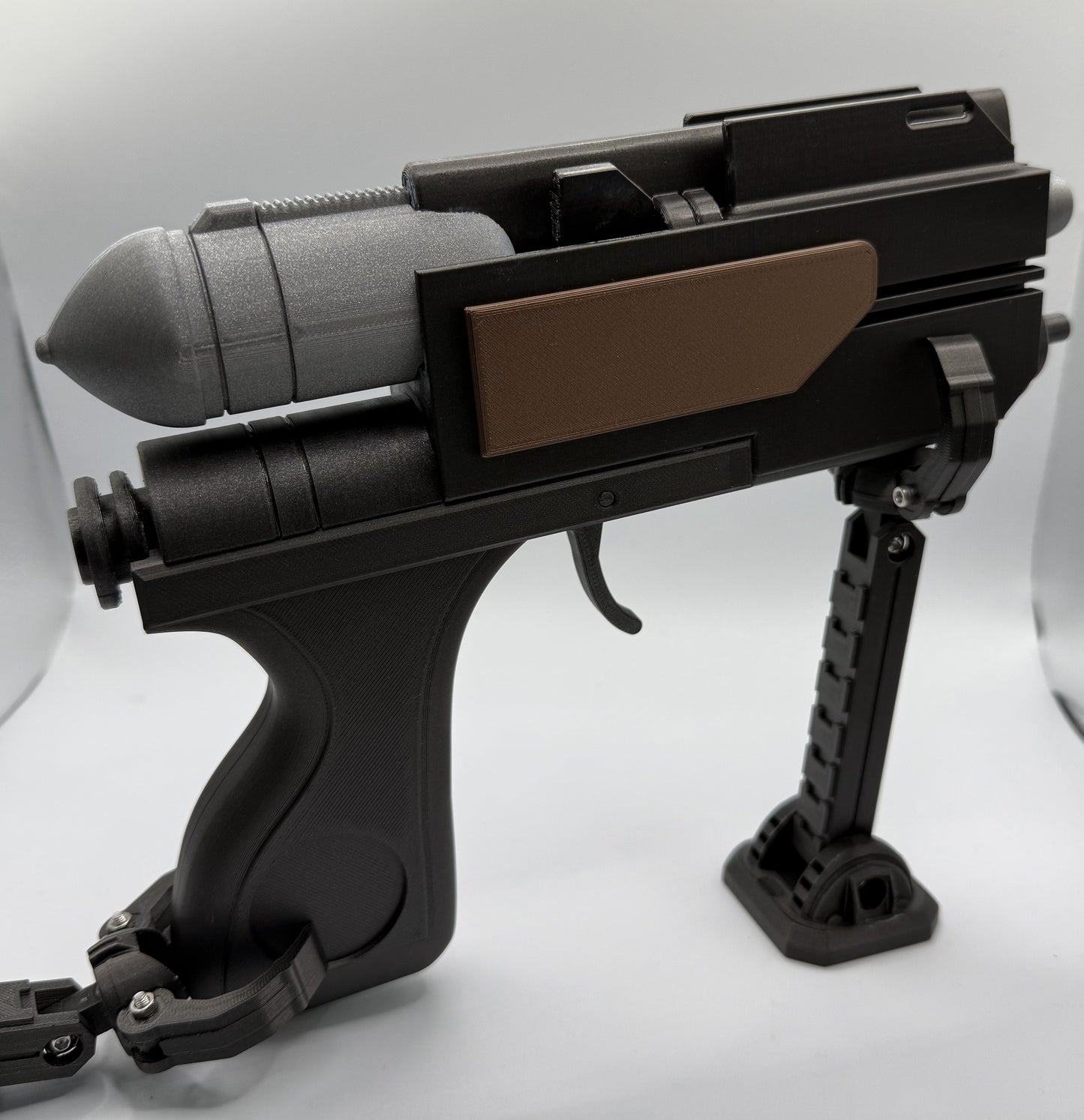 Blurrg-1120 holdout blaster used by Hera Syndulla