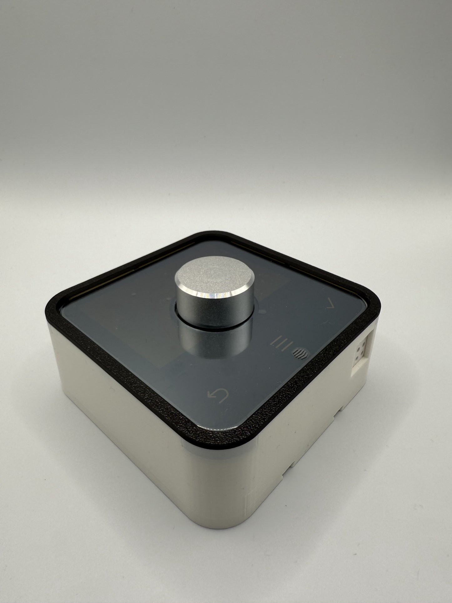 Hive Thermostat Wall Mount Case | Trim & Quick Release Backplate | Custom Colour Options