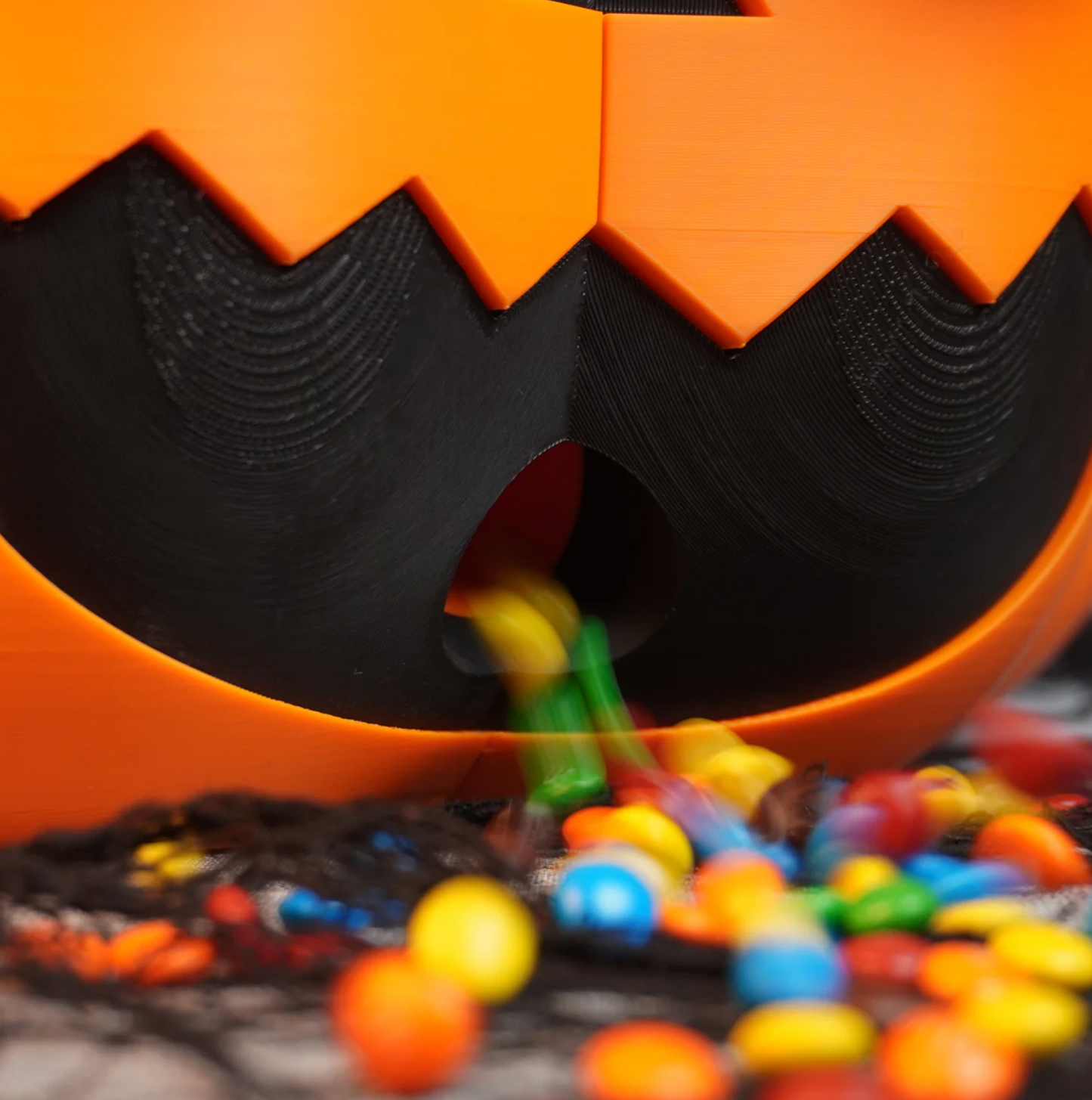 Candy Dispensing Pumpkin – The Ultimate Halloween Treat