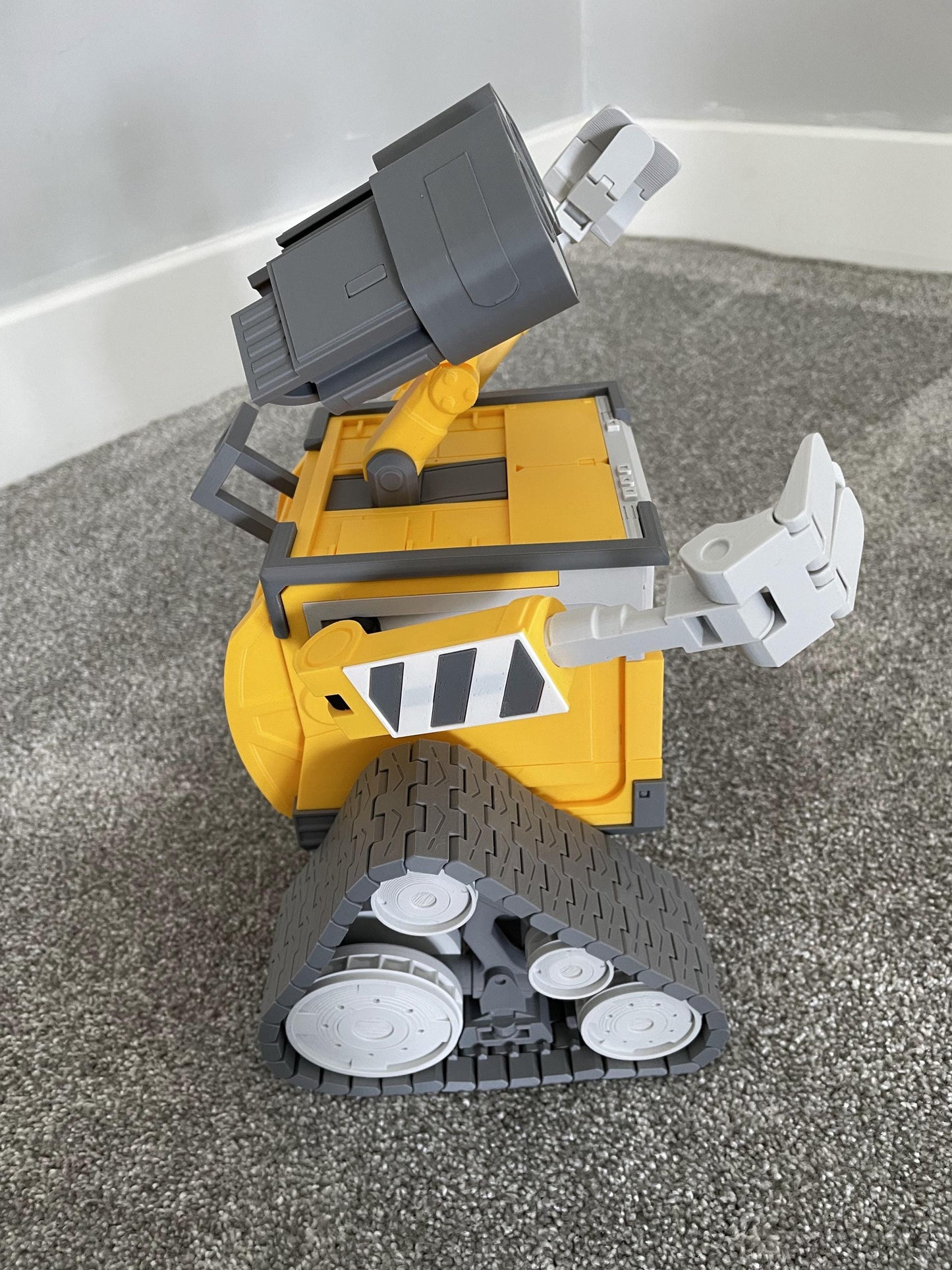3D-Printed WALL-E Assembly Kit – No Glue Required | Articulated Robot Model | DIY Collectible