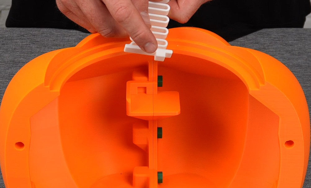 Candy Dispensing Pumpkin – The Ultimate Halloween Treat
