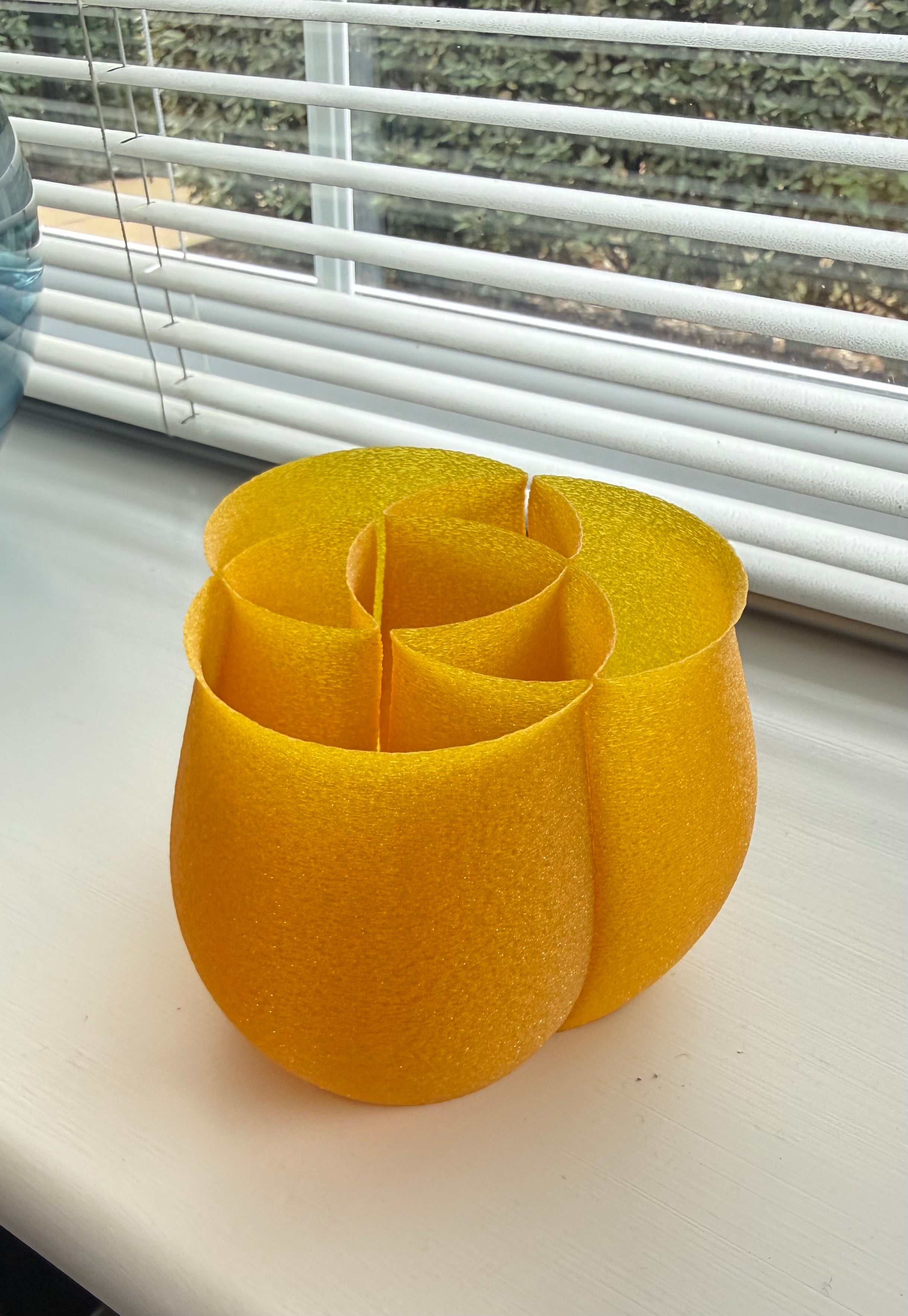 SAKURA Pencil Holder – 3D Printed Desk Accessory