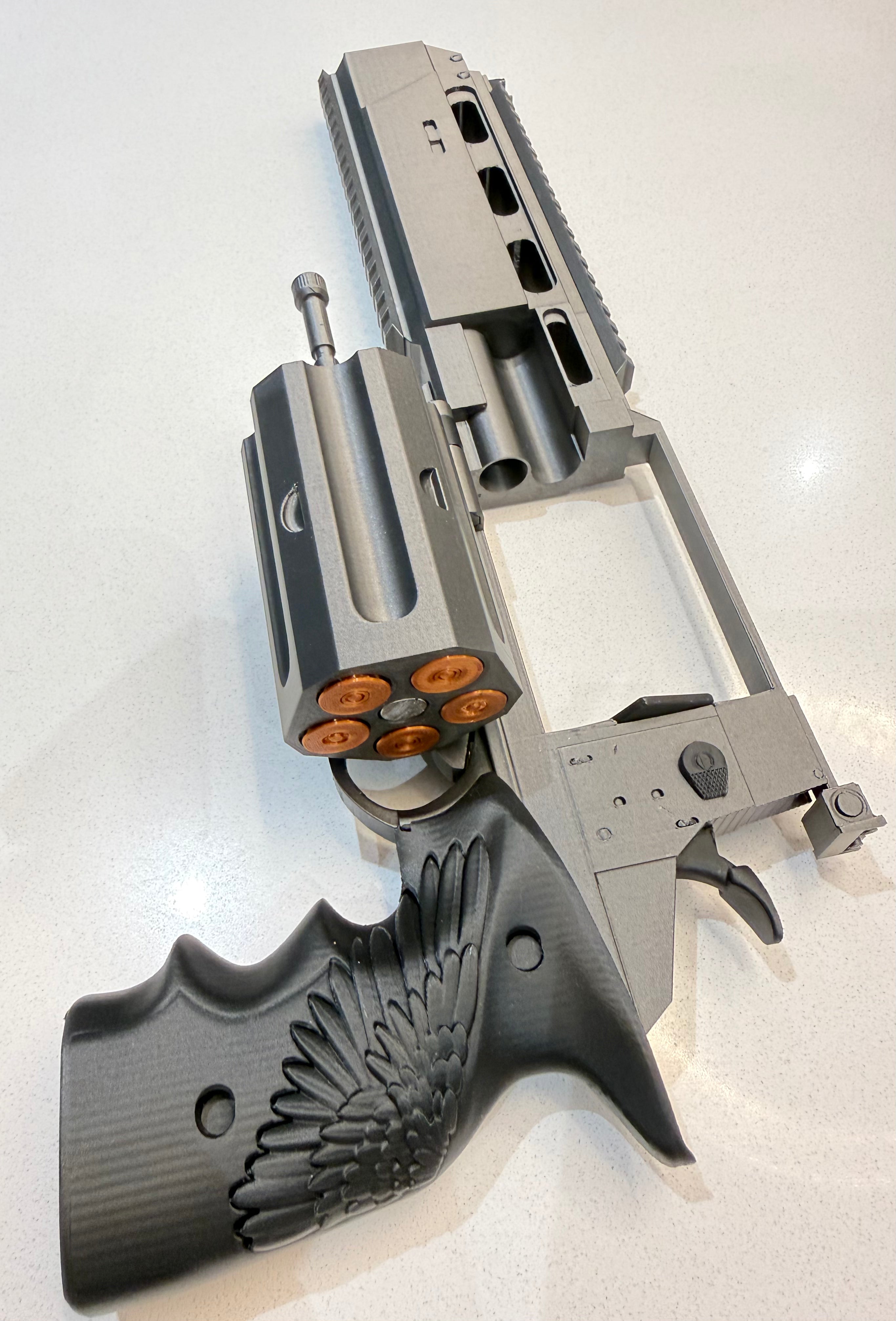 Leon's Magnum Revolver – Resident Evil Requiem Prop Kit