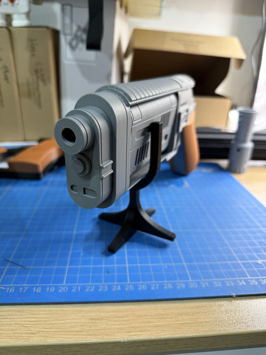 Model Kit of the iconic MW-20 Bryar used in Andor series
