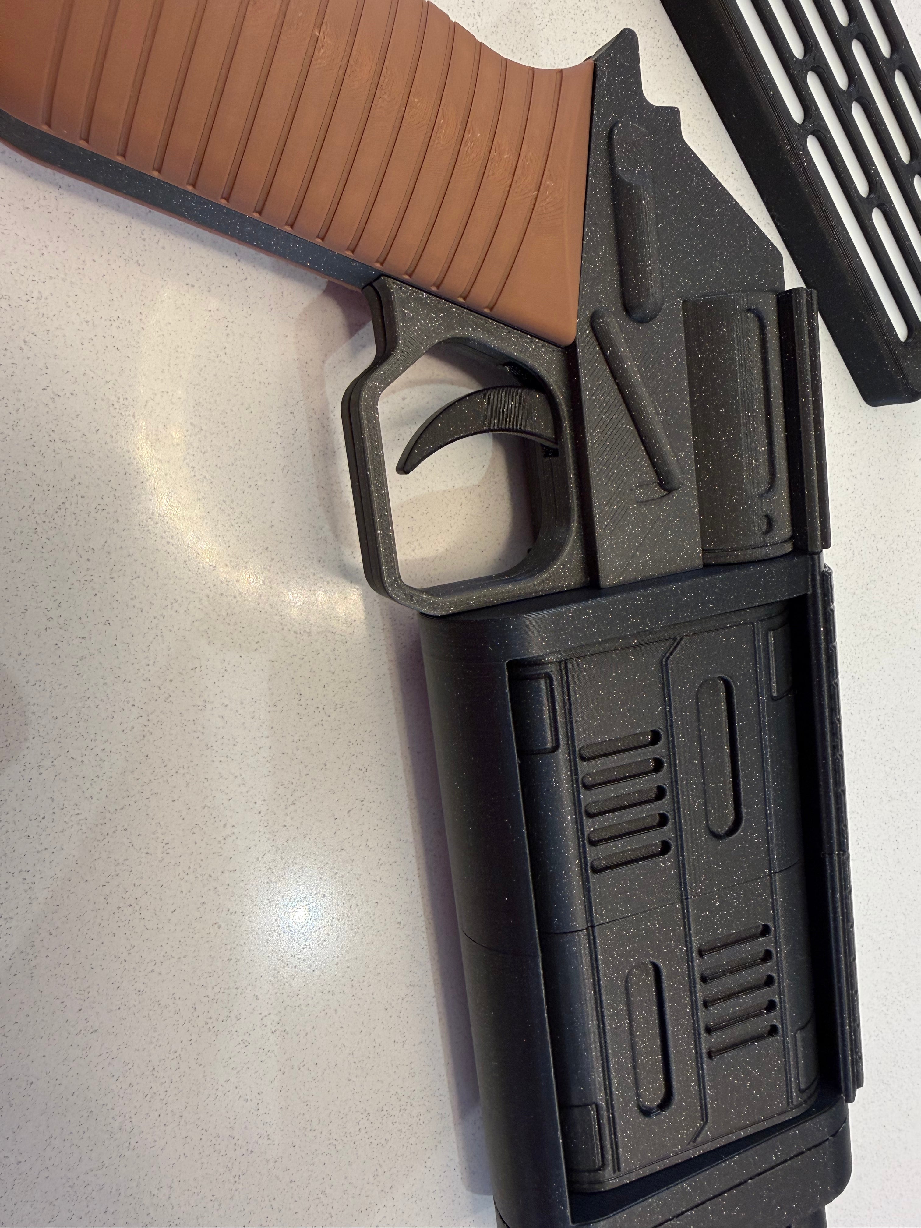Modellbausatz des ikonischen MW-20 Bryar Blasters