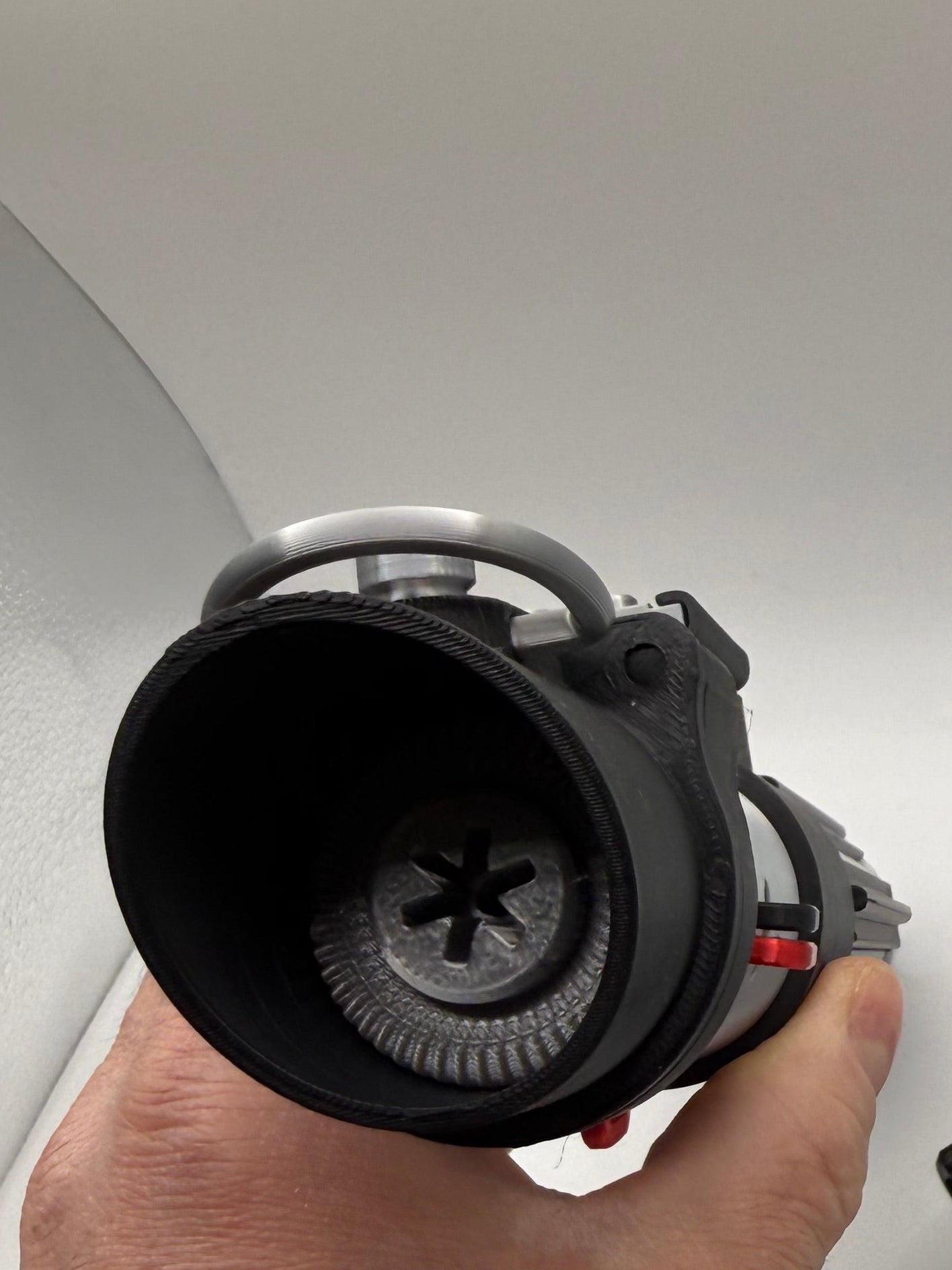 Sabre Énergétique Sombre – Accessoire de Présentation Modulaire Imprimé en 3D