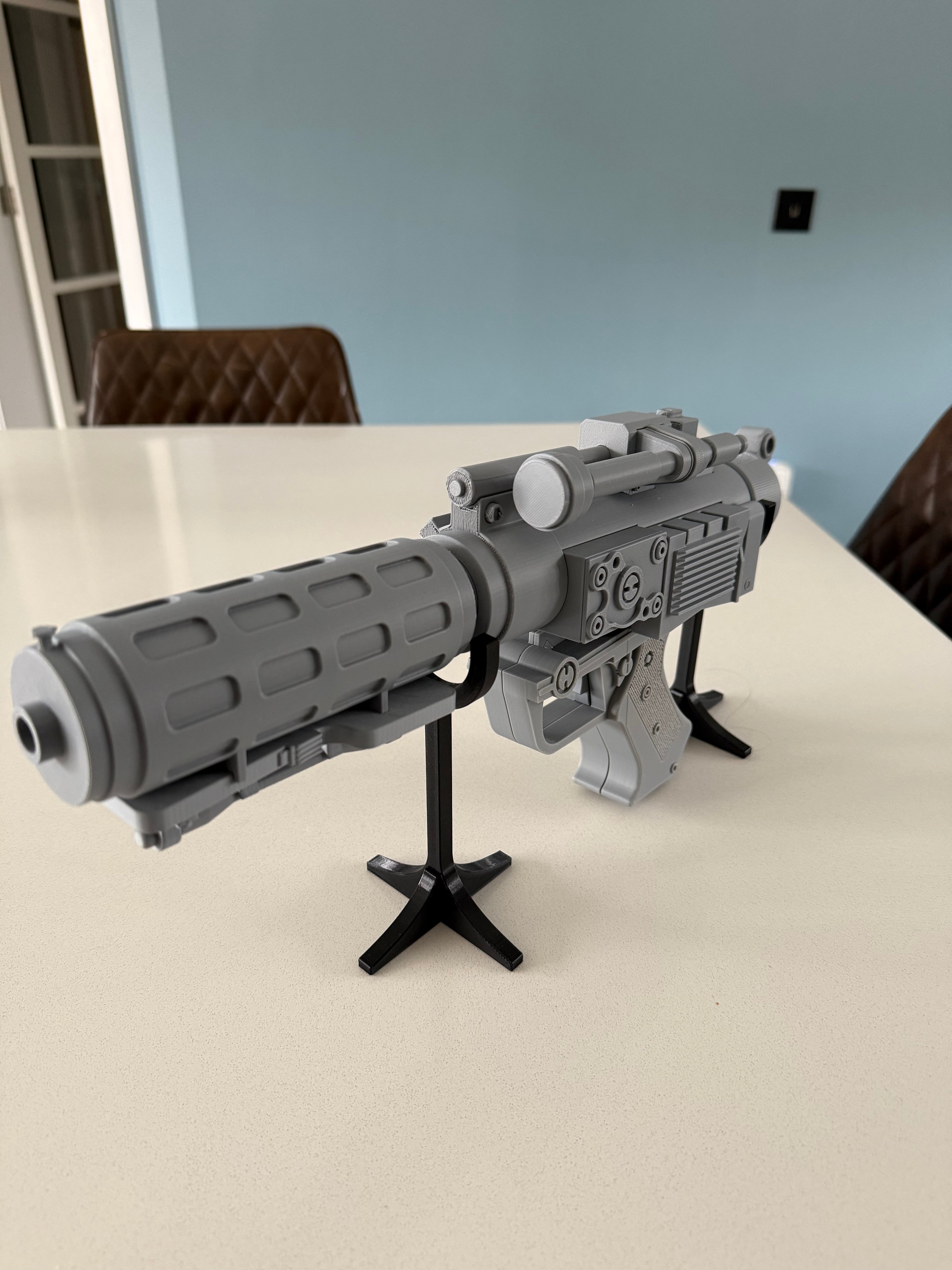 DT-57 Schwerer Blasterpistolen-Modellbausatz – Star Wars 3D-gedruckt