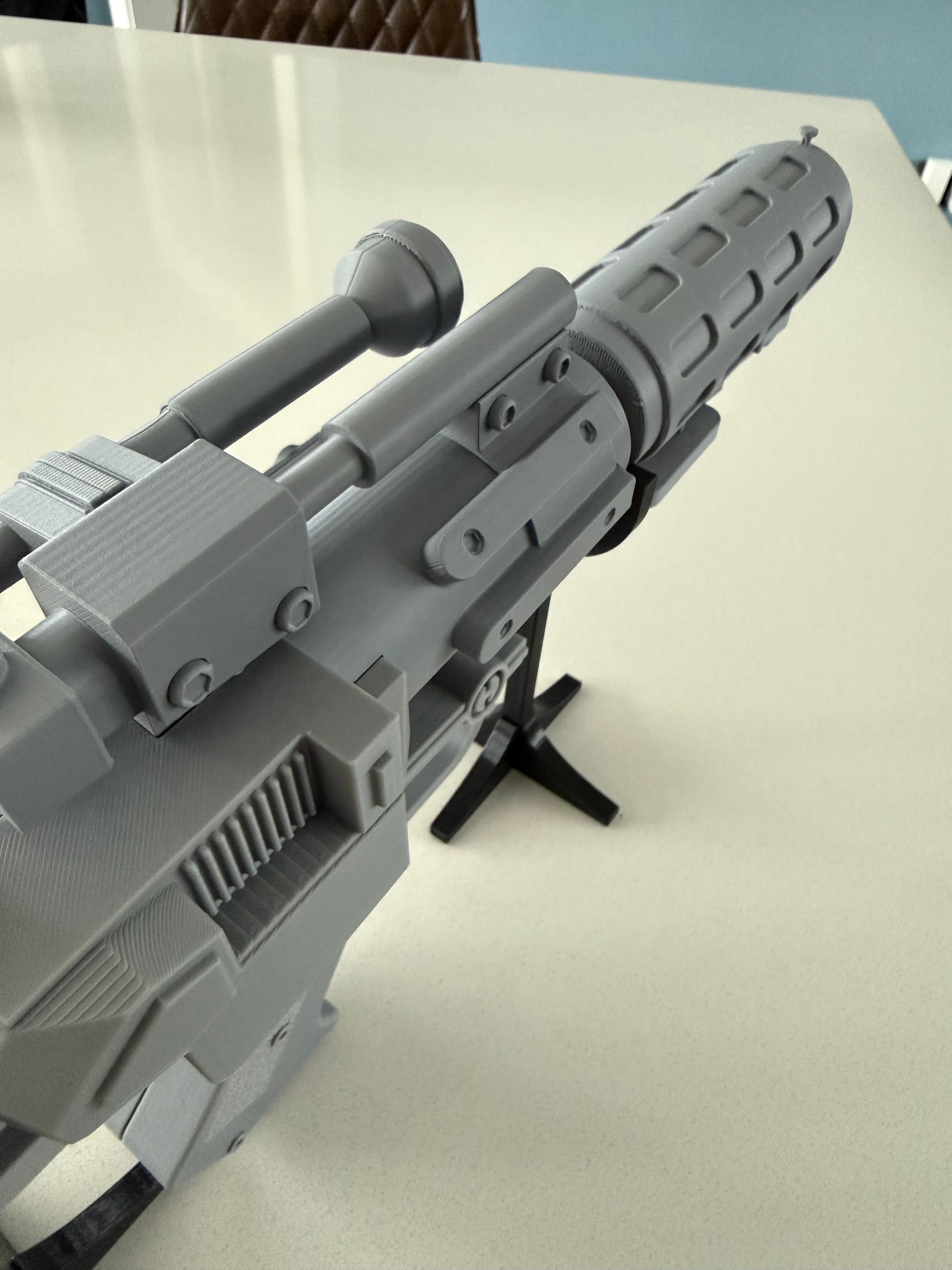 DT-57 Schwerer Blasterpistolen-Modellbausatz – Star Wars 3D-gedruckt