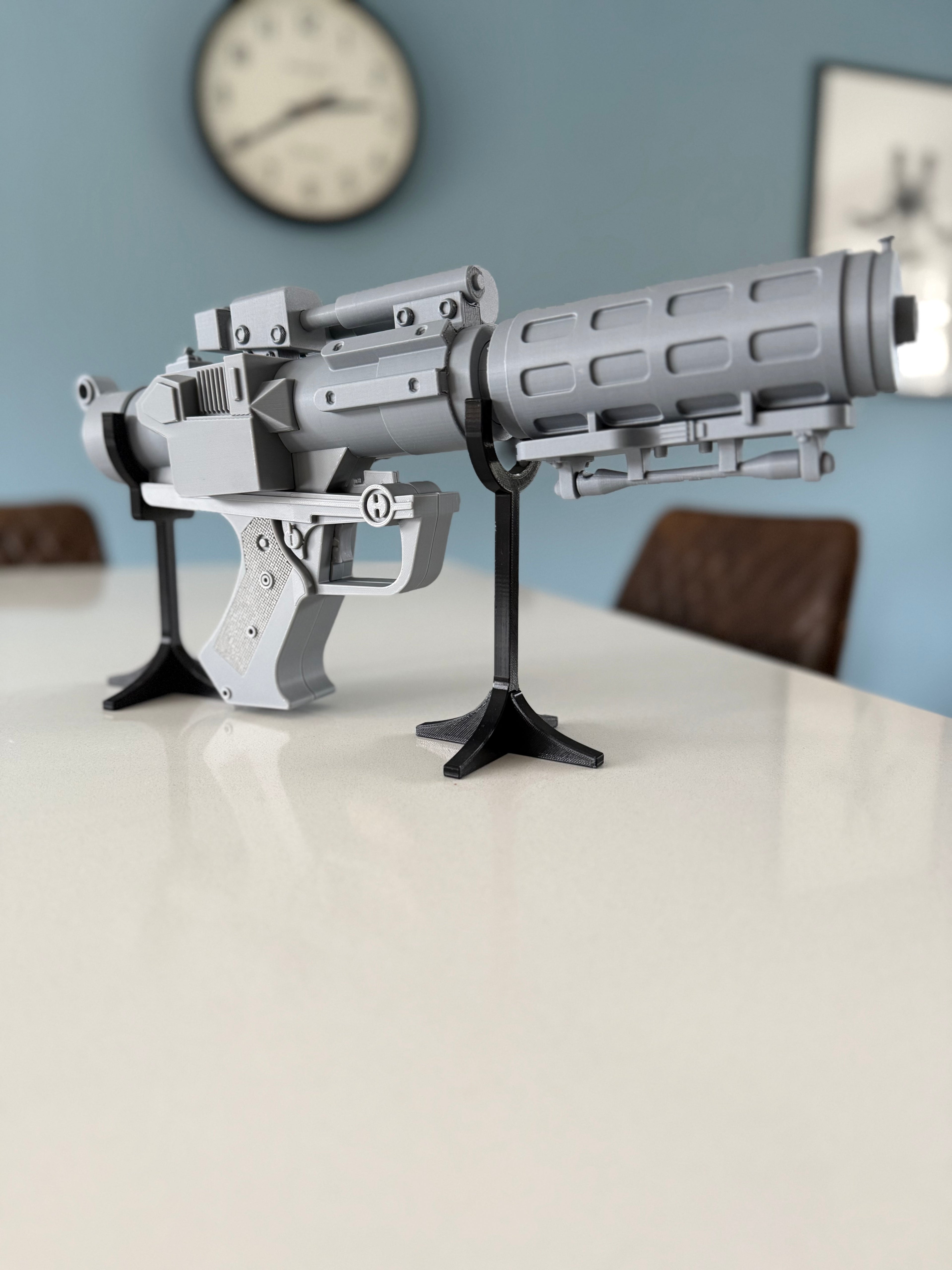 DT-57 Schwerer Blasterpistolen-Modellbausatz – Star Wars 3D-gedruckt