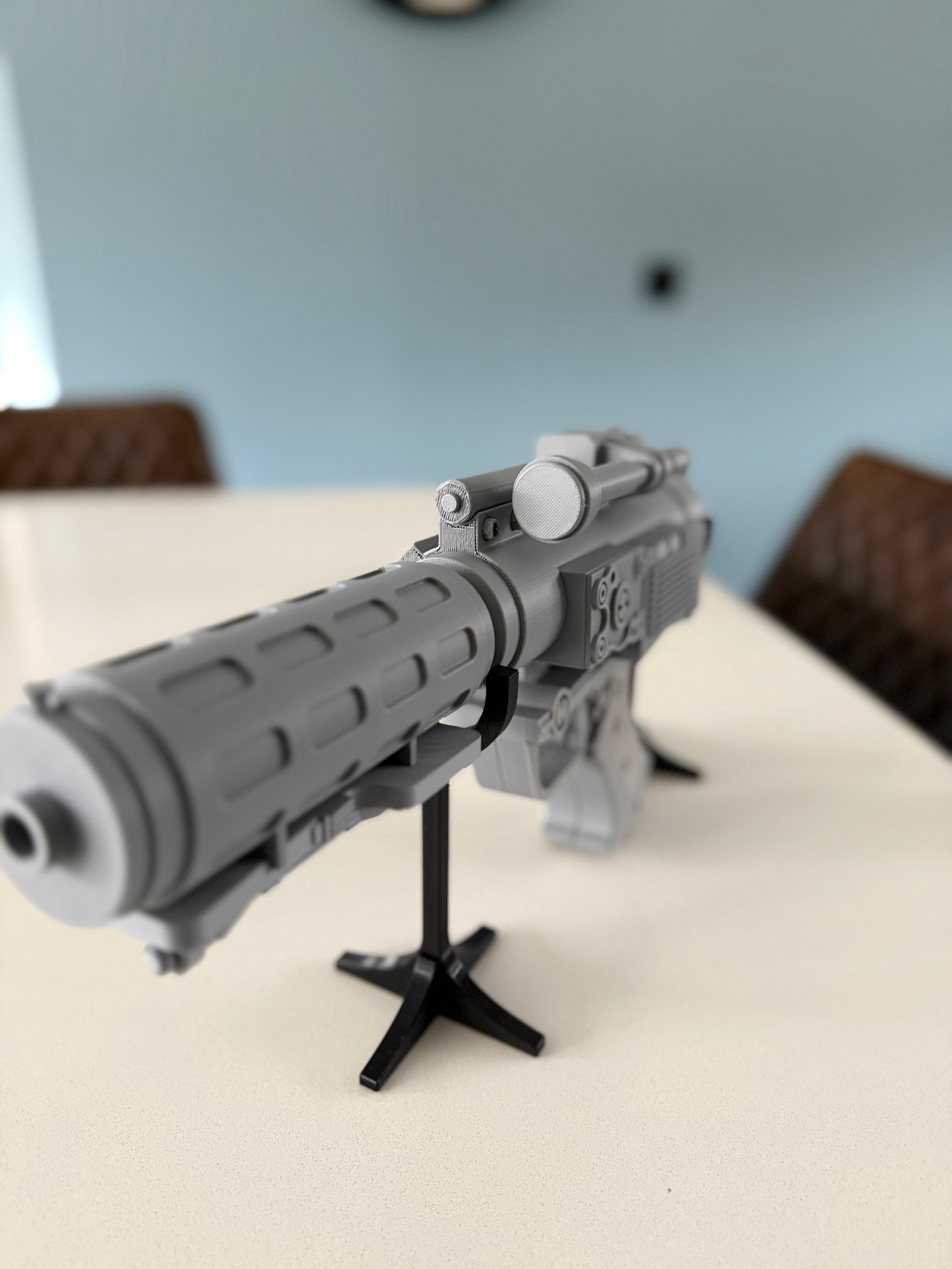 DT-57 Schwerer Blasterpistolen-Modellbausatz – Star Wars 3D-gedruckt