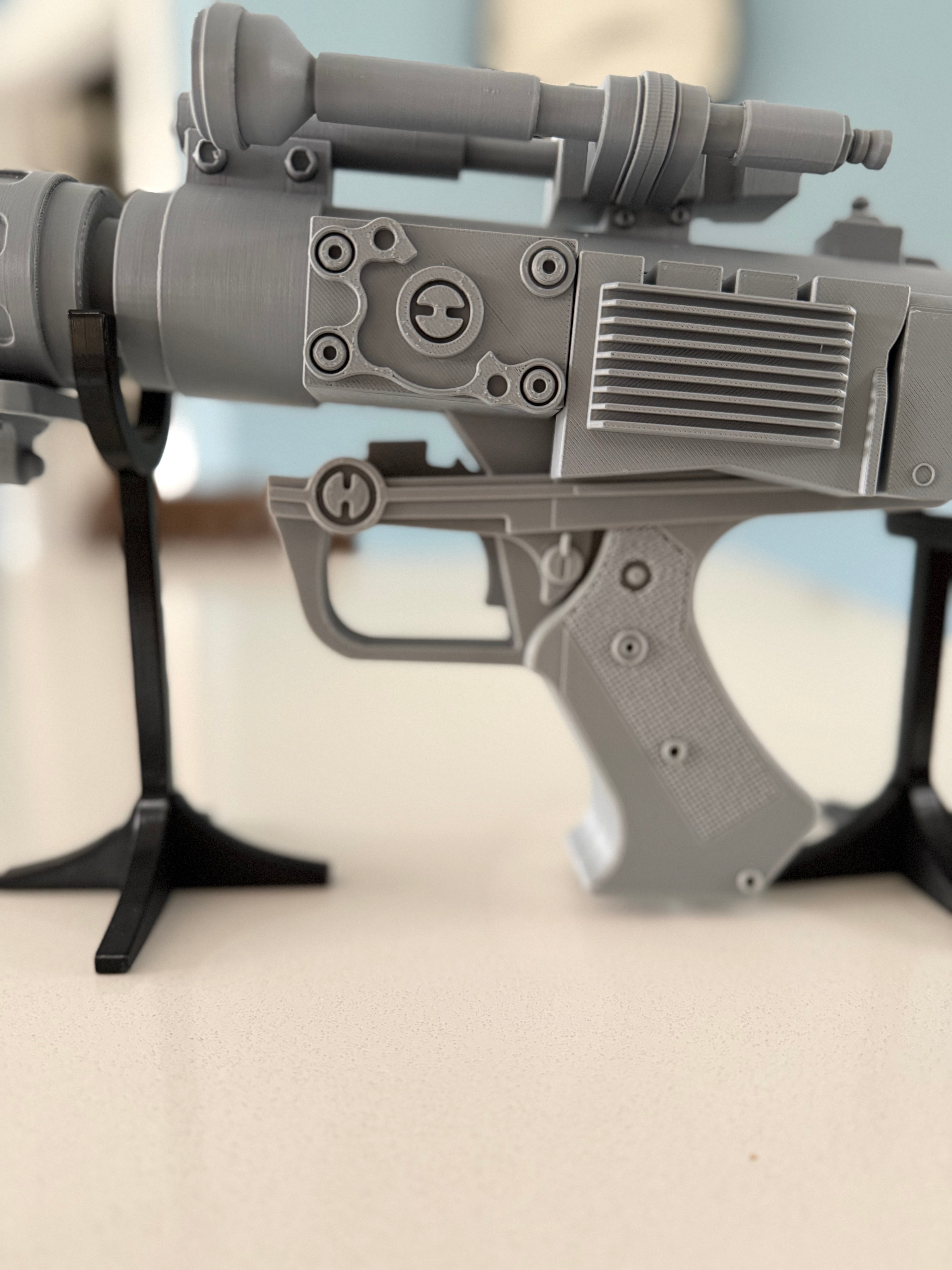 DT-57 Schwerer Blasterpistolen-Modellbausatz – Star Wars 3D-gedruckt