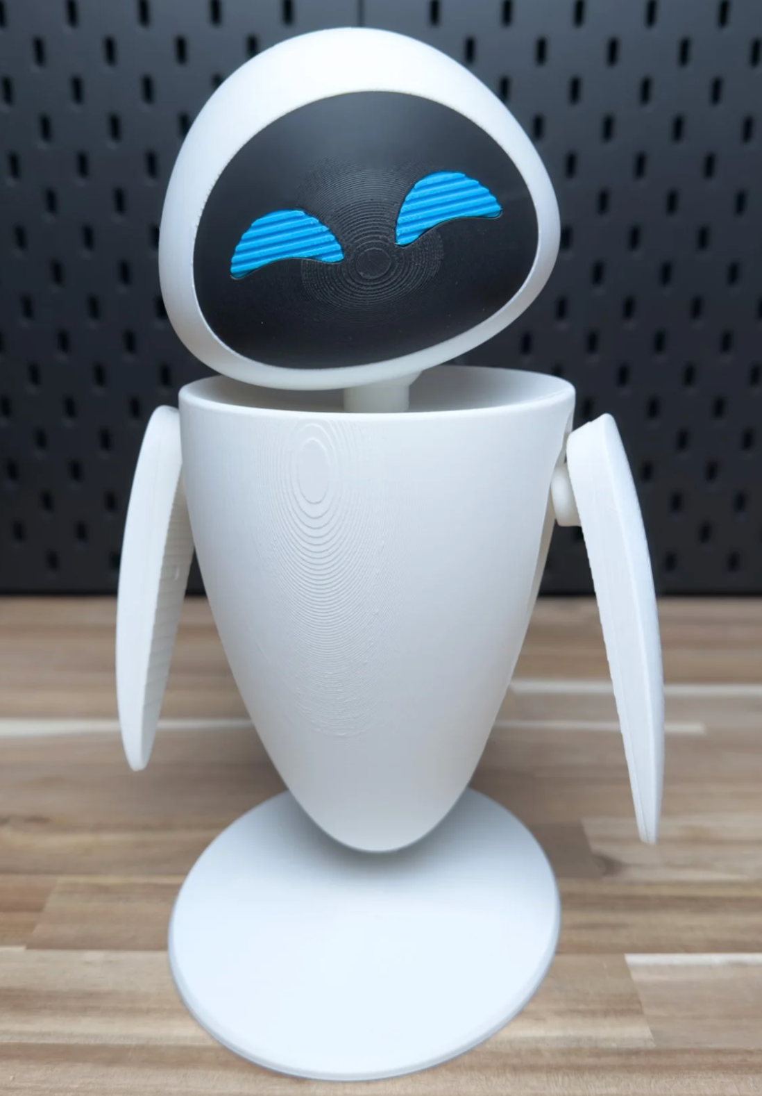 EVE Model Kit – WALL-E Companion Display Figure