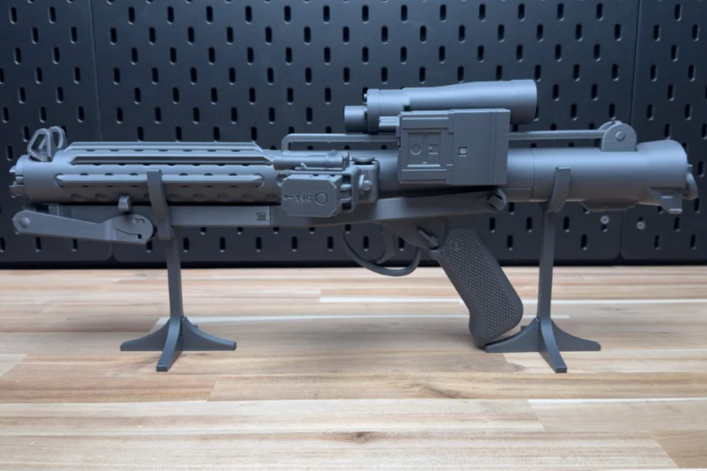 E-11 Blaster Prop Kit Display Cosplay