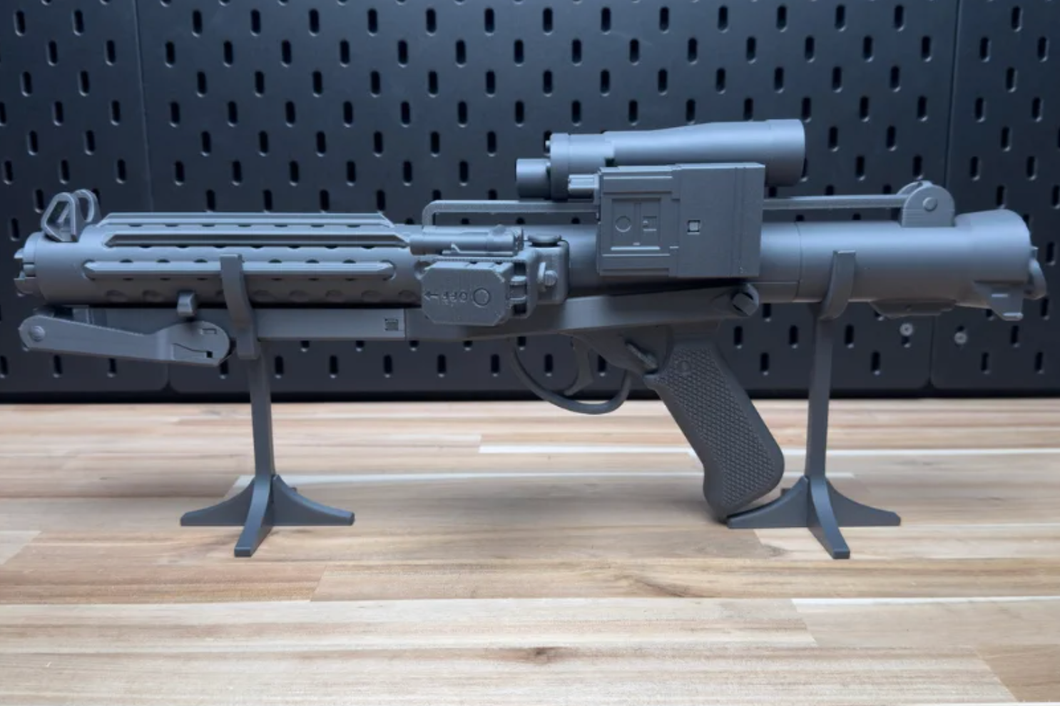 E-11 Blaster Prop Kit Display Cosplay