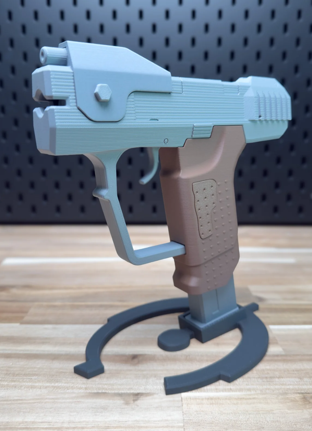 3D Printed Halo-Inspired M6D Magnum Blaster Kit – Full-Scale Cosplay Prop