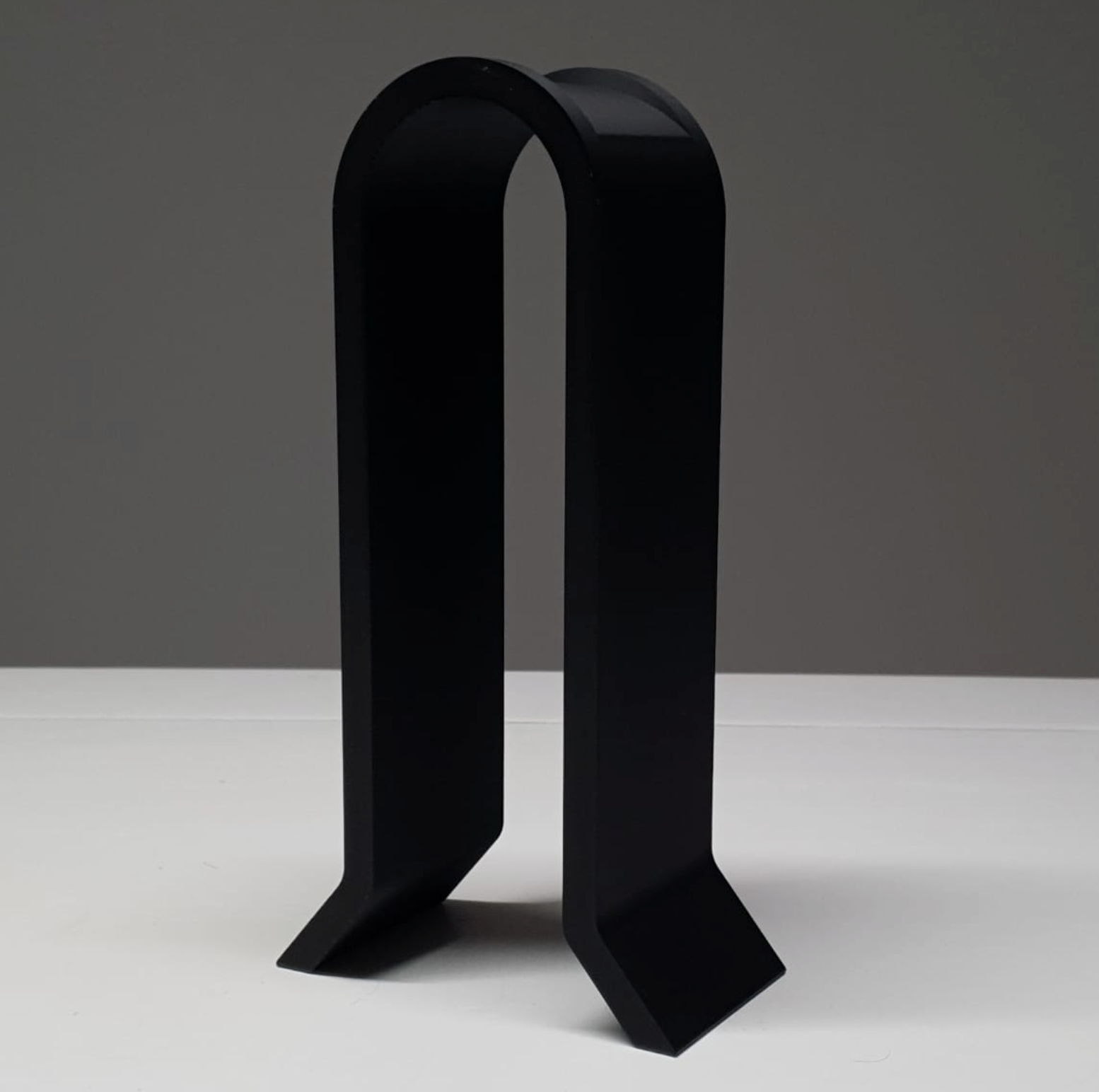 Modern Headphone Stand – 3D Printed Desk Accessory