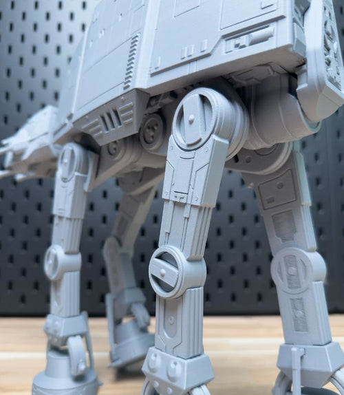 Maquette de TR-TT – Entièrement Articulée (30 cm de haut)
