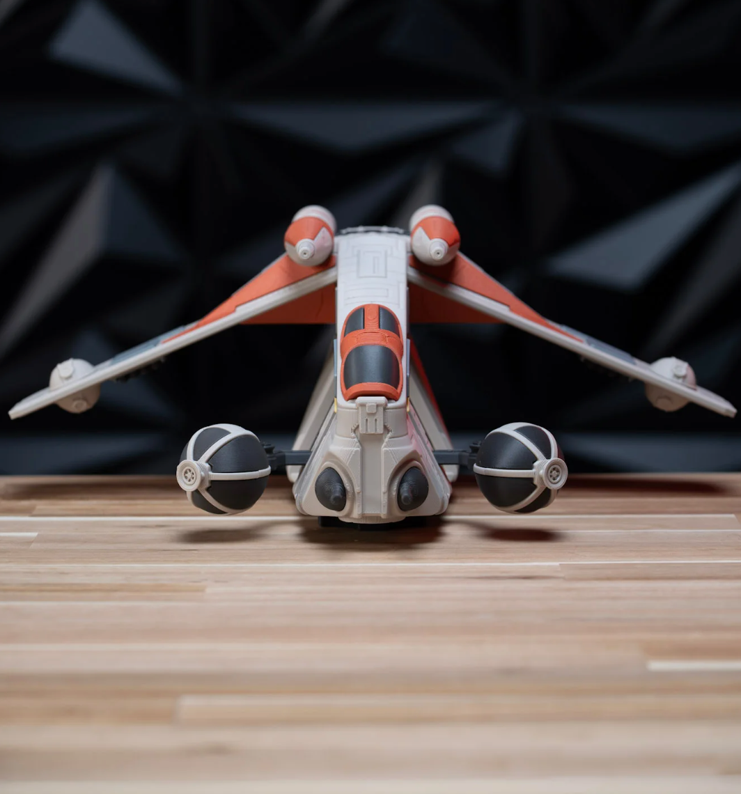 LAAT Republic Gunship model kit, front view showing full wingspan and twin engine pods