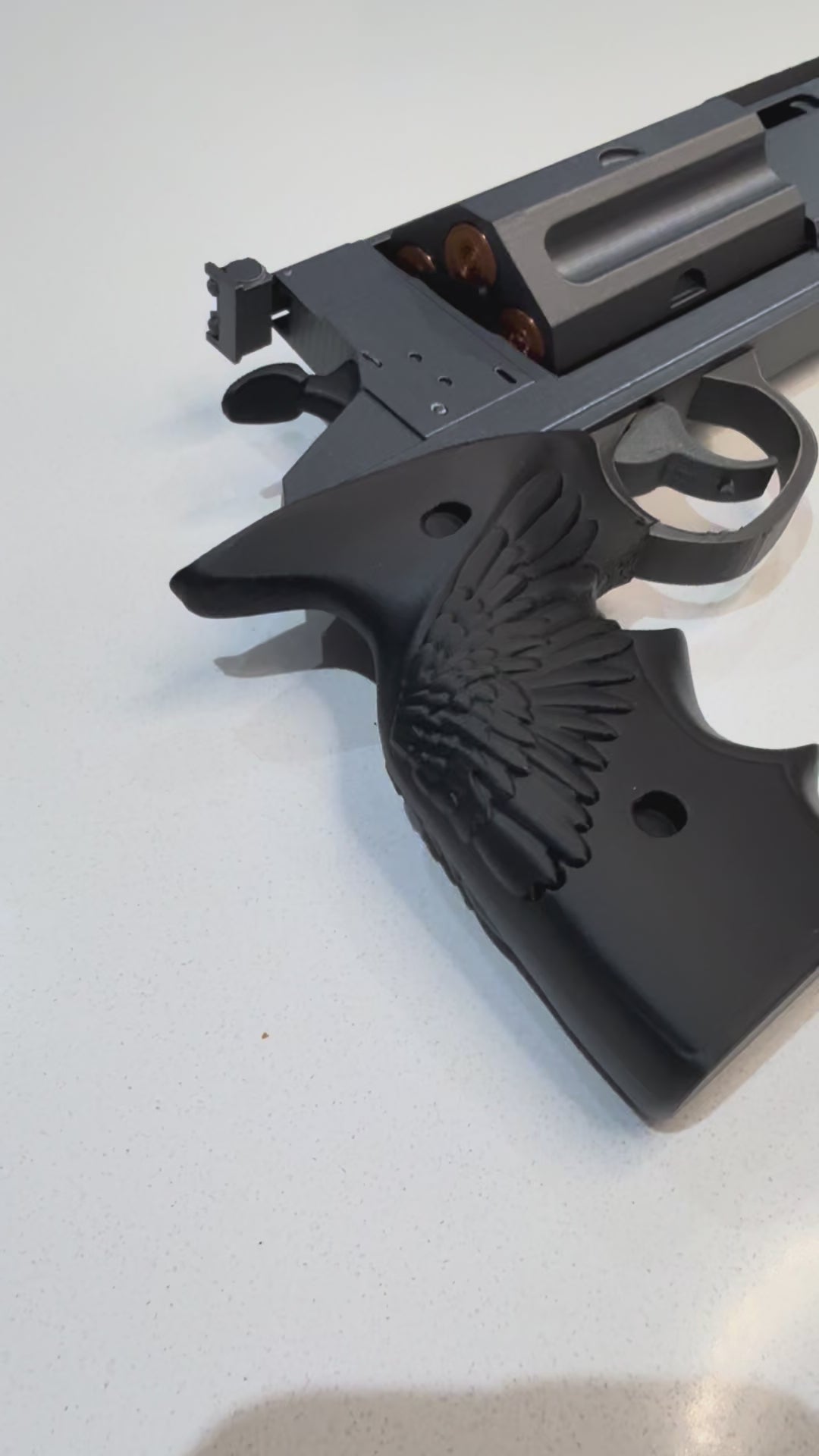 Leon's Magnum Revolver – Resident Evil Requiem Prop Kit